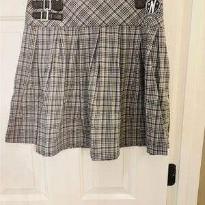 Girls Plaid Pleated Mini Skirt in Gray